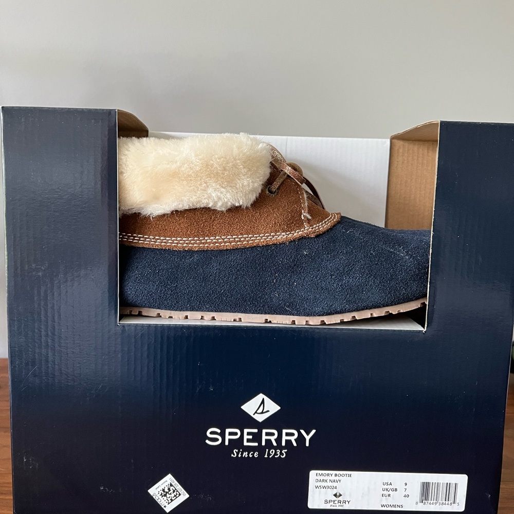 Sperry Emory bootie. Size 9.